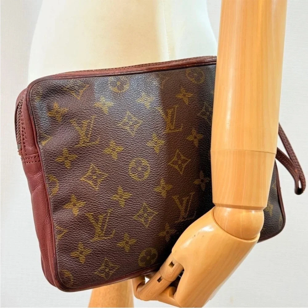 Louis Vuitton Brown and Tan Monogram Clutch - Picture 7 of 11